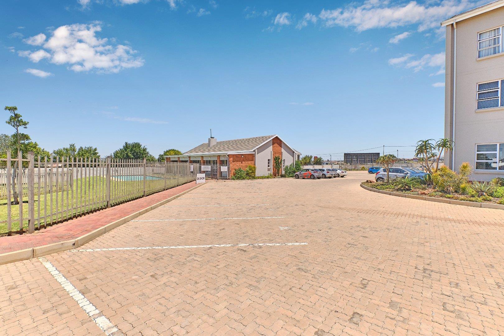 2 Bedroom Apartment / Flat for Sale in Blue Hills